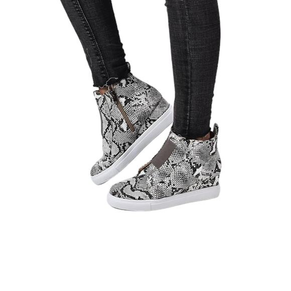 New Sneaker Boots Womens Black 7.5M Snake Print GLADY Waterproof Ankle Zip - Picture 8 of 16